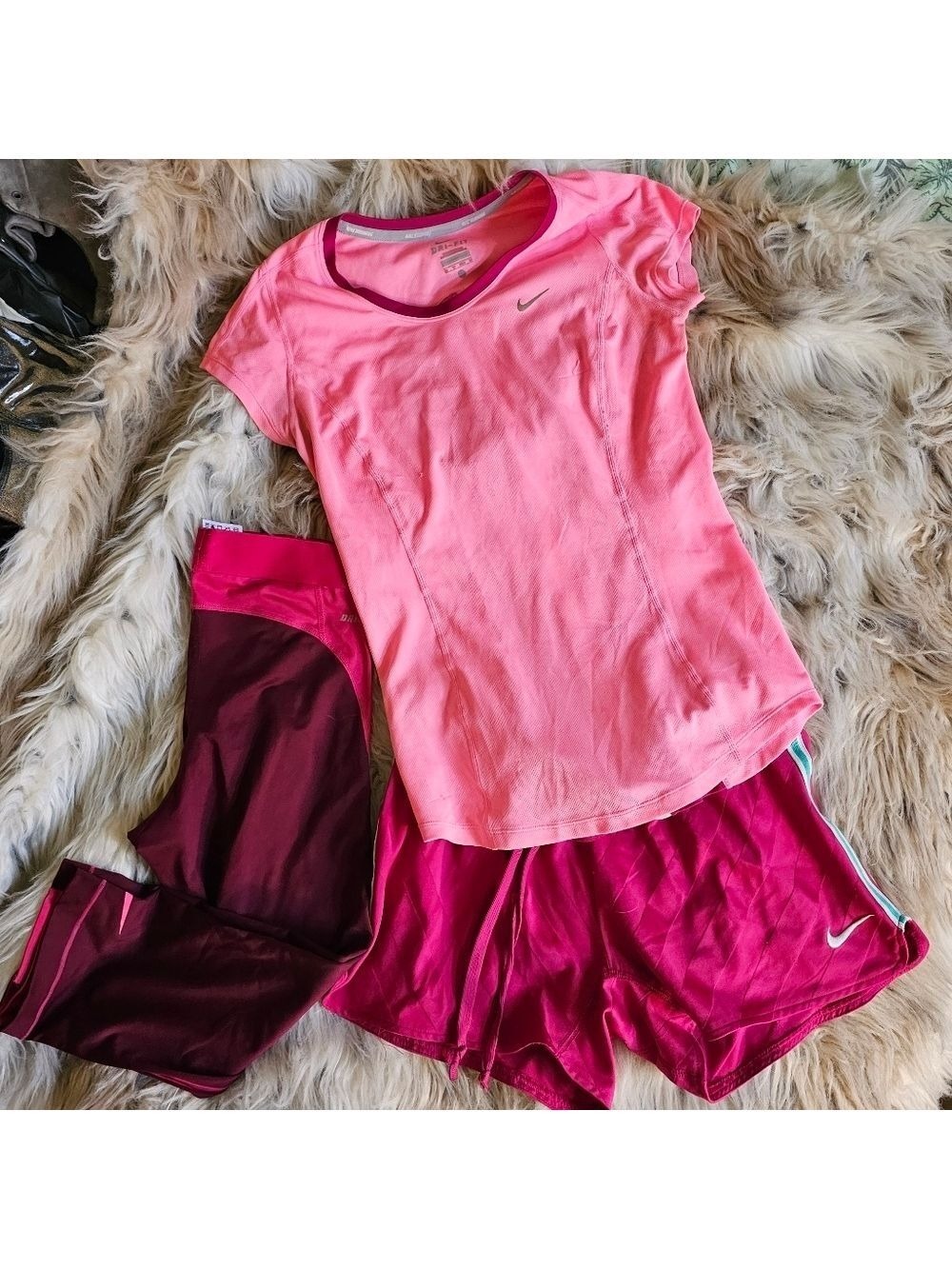 Nike Pink Color Block Athletic Set Top XS Leggings XS Shorts S